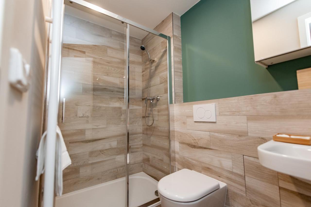 Apartments 4U: Kampus Upstairs Hradec Kralove Luaran gambar