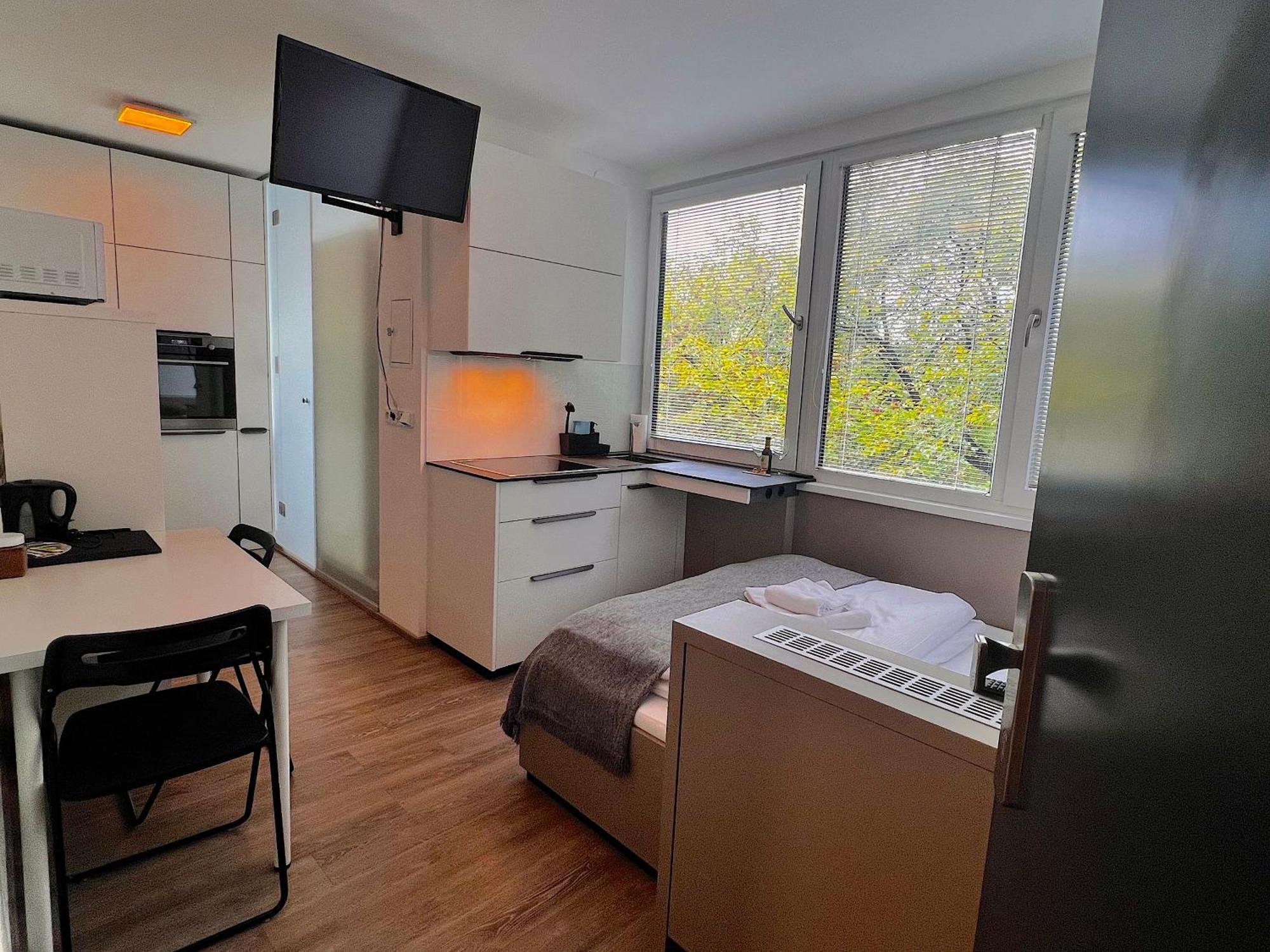Apartments 4U: Kampus Upstairs Hradec Kralove Luaran gambar