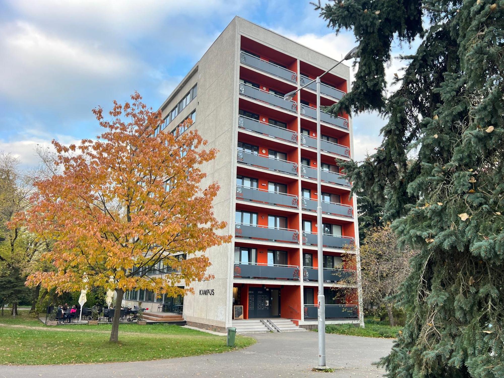 Apartments 4U: Kampus Upstairs Hradec Kralove Luaran gambar